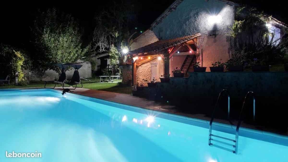 La Colline De Tilleul - Les Deux Puits - Cosy Cottage With Swimming Pool Near Aubeterre Saint-Romain  Exterior photo