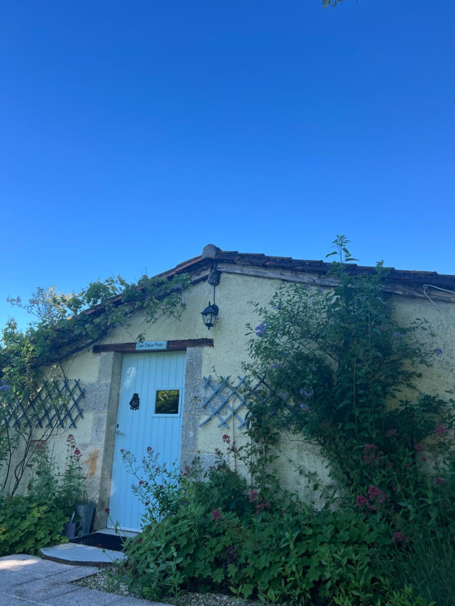 La Colline De Tilleul - Les Deux Puits - Cosy Cottage With Swimming Pool Near Aubeterre Saint-Romain  Exterior photo