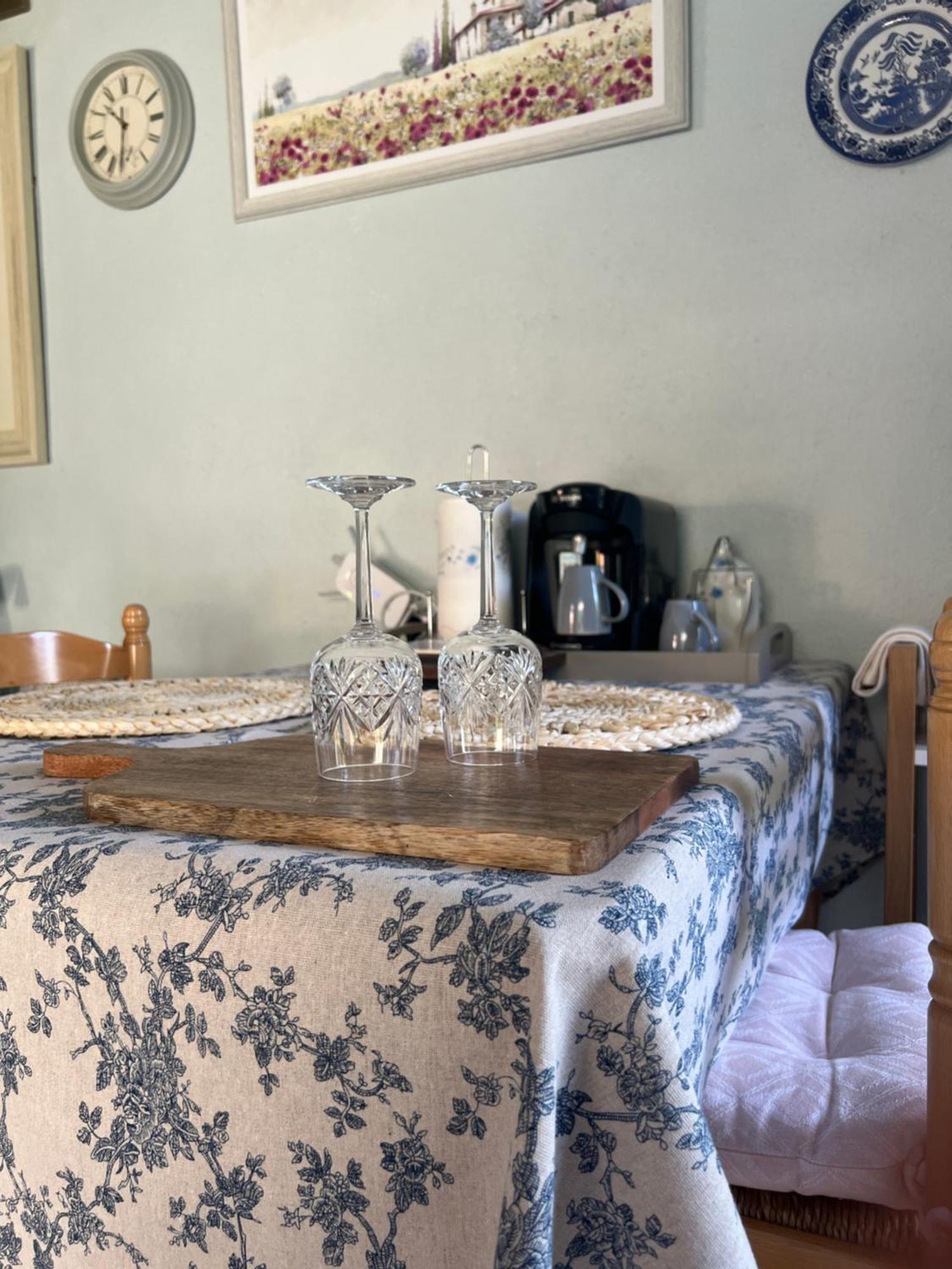 La Colline De Tilleul - Les Deux Puits - Cosy Cottage With Swimming Pool Near Aubeterre Saint-Romain  Exterior photo